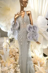 dress.webp 艾莉禮服：顯瘦 V 領手工珠工媽媽裝，打造時尚主婚人氣場